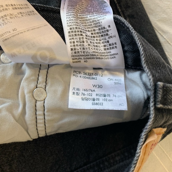 Black Levi’s Distressed Denim Shorts - Picture 4 of 4